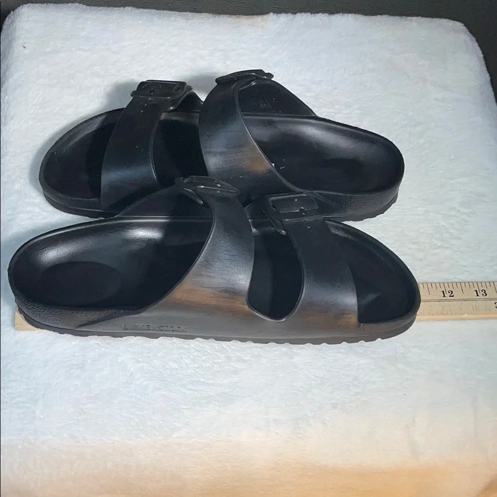 Birkenstock Black Sandals with Adjustable Straps and Contoured‎ Sole